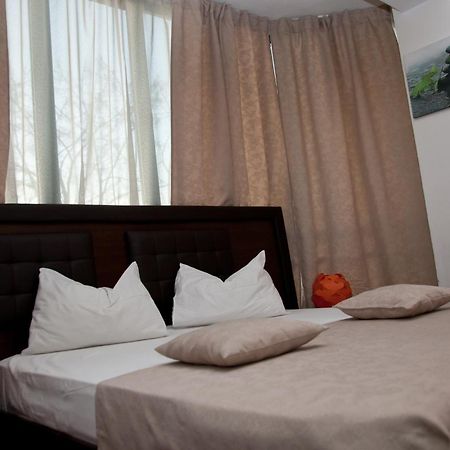 Hotel Metropol Piteşti Chambre photo