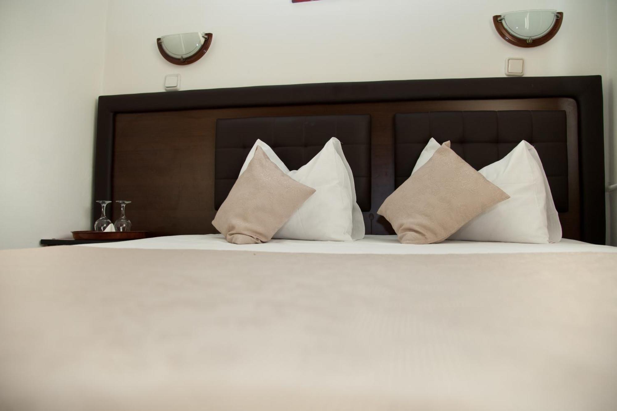 Hotel Metropol Piteşti Chambre photo