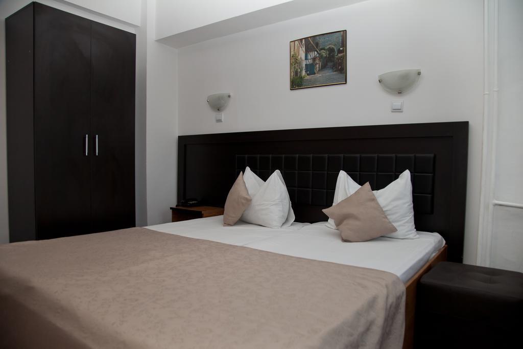 Hotel Metropol Piteşti Chambre photo