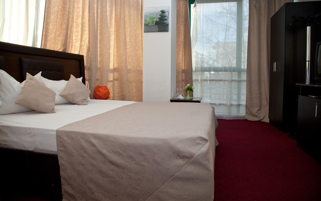 Hotel Metropol Piteşti Chambre photo