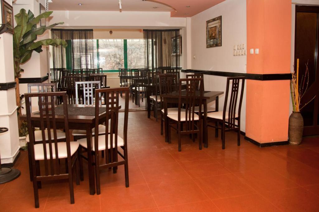 Hotel Metropol Piteşti Extérieur photo