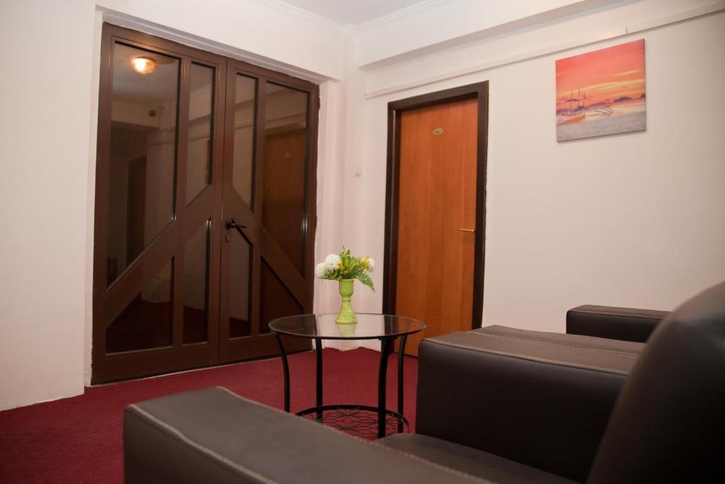 Hotel Metropol Piteşti Extérieur photo