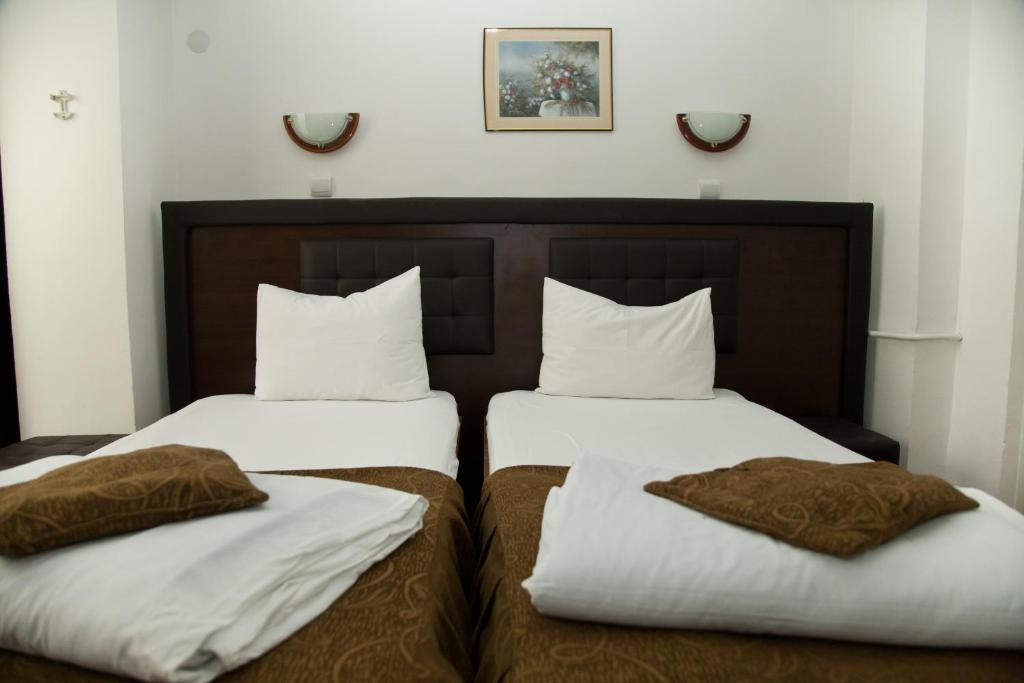 Hotel Metropol Piteşti Extérieur photo